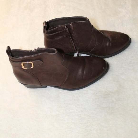 Low Booties - Picture 2 of 3